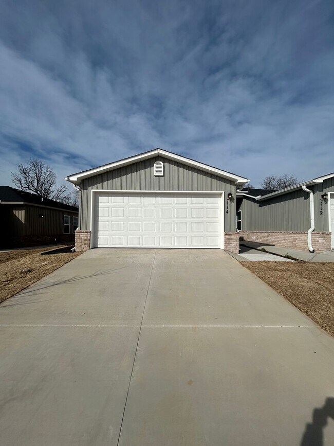112-114 NW 67th Ave in Bentonville, AR - Building Photo - Building Photo