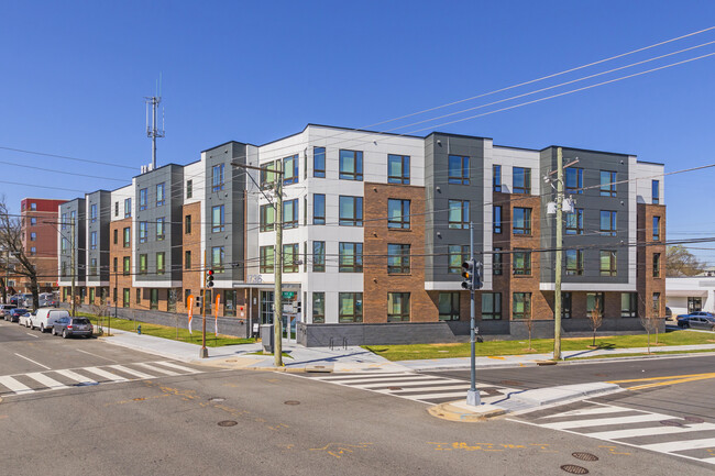 Mills Place in Washington, DC - Building Photo - Primary Photo