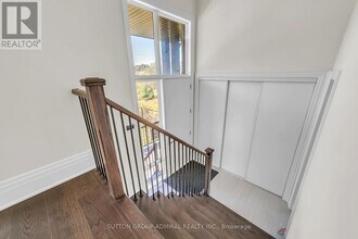 23 Kingwood Ln in Aurora, ON - Building Photo - Building Photo