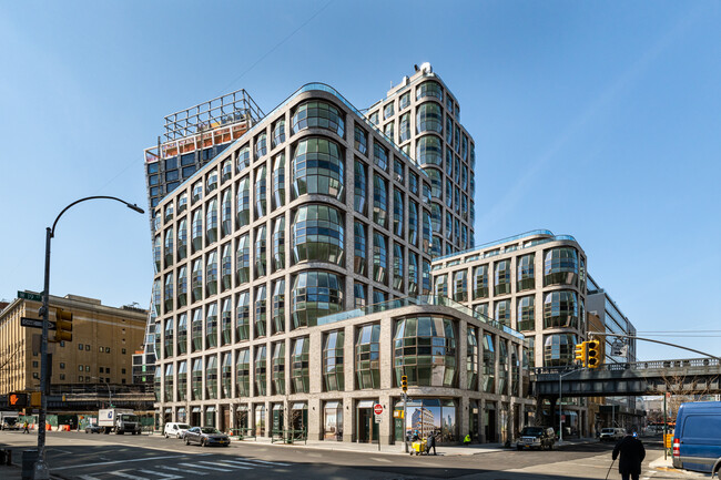 Lantern House in New York, NY - Foto de edificio - Building Photo