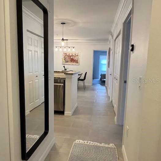 2400 Feather Sound Dr in Clearwater, FL - Building Photo - Building Photo