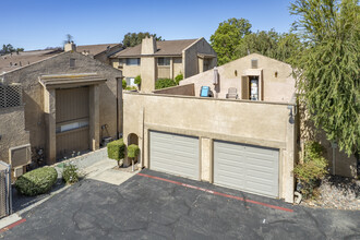 306-334 Ivy Ln in Fallbrook, CA - Building Photo - Building Photo