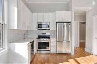 189 Charles St, Unit 1 in Cambridge, MA - Building Photo