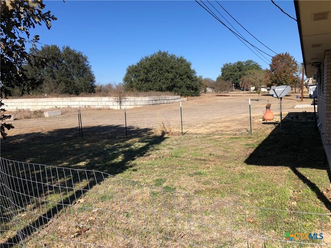 404 County Rd 4616 in Kempner, TX - Building Photo - Building Photo