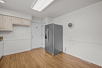 4960 Narragansett Dr in Virginia Beach, VA - Building Photo - Building Photo