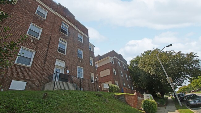 3309 Liberty Heights Ave in Baltimore, MD - Foto de edificio - Building Photo