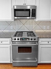 1263 W 17th St in Houston, TX - Foto de edificio - Building Photo