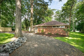 24421 Beaver Dam Dr in Seaford, DE - Foto de edificio - Building Photo