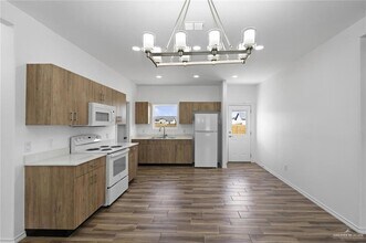 1505 Unity Dr in Mercedes, TX - Building Photo - Building Photo