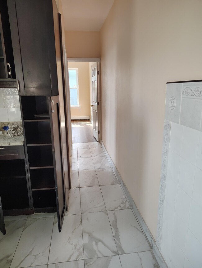 307 Summit Ave in Jersey City, NJ - Building Photo - Building Photo
