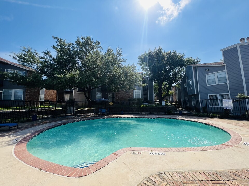 Summerwood Apartments in Irving, TX - Building Photo