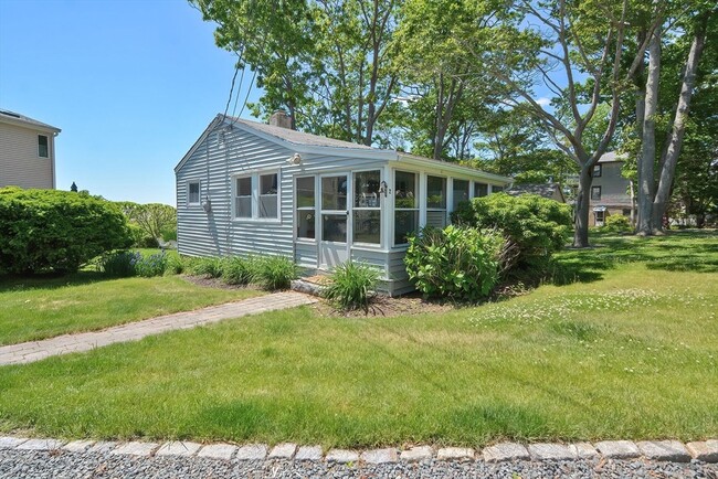 2 Saratoga Ct in Rockport, MA - Building Photo - Building Photo