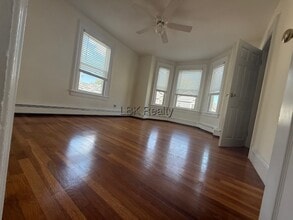 47 Myrtle St in Waltham, MA - Building Photo - Building Photo