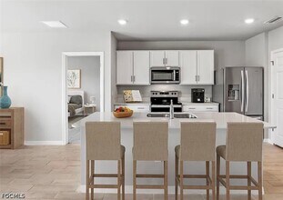 1212 Chiquita Blvd N in Cape Coral, FL - Building Photo - Building Photo