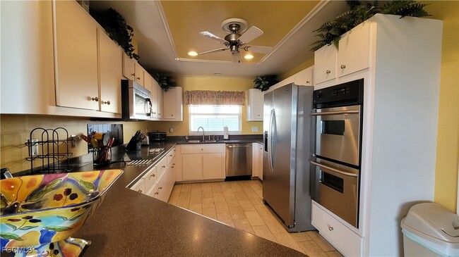 2720 SW 51st St in Cape Coral, FL - Building Photo - Building Photo