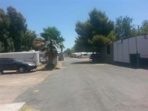 Meadows Trailer Park in Las Vegas, NV - Building Photo - Building Photo