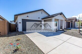 7439 S 76th Dr in Phoenix, AZ - Building Photo - Building Photo