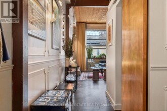 365 Dundas St E in Toronto, ON - Building Photo - Building Photo