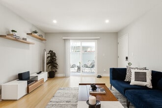 1535 Granville Ave, Unit 107 in Los Angeles, CA - Building Photo - Building Photo