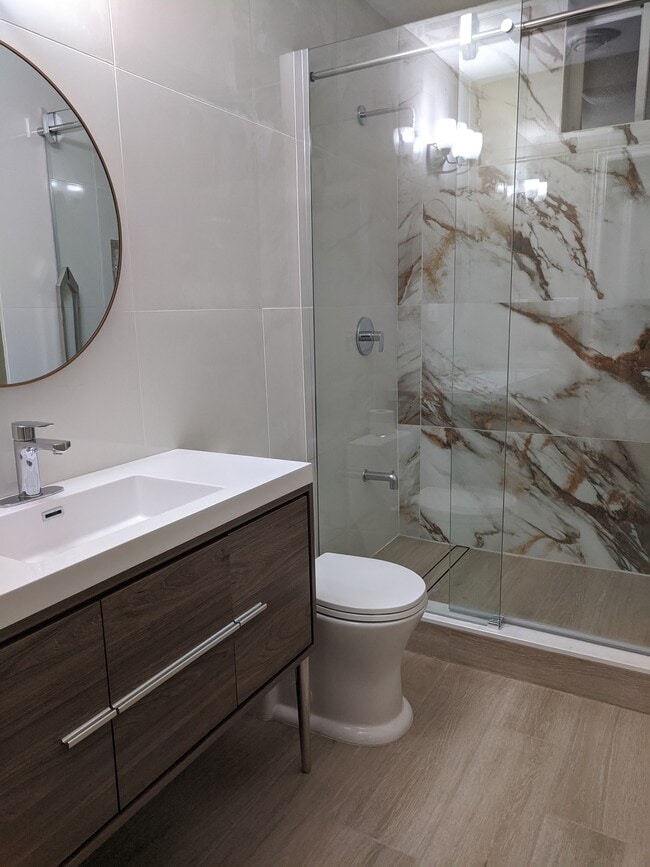 property at 3022 Dalehurst Dr