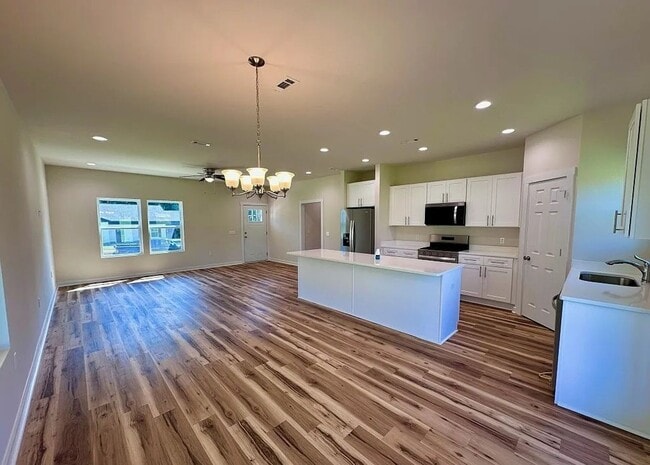 104 Neenan Dr in Enterprise, AL - Building Photo - Building Photo