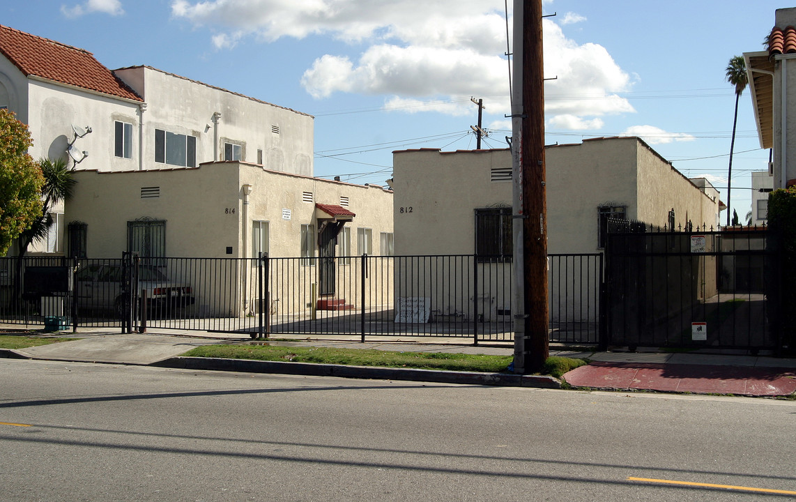 812 N Van Ness Ave in Los Angeles, CA - Building Photo