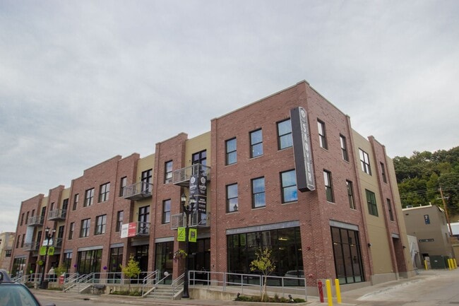 property at 136 W Pierce St
