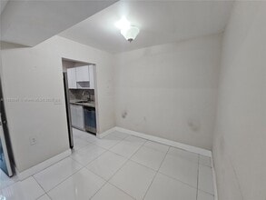 6901 NW 179th St in Hialeah, FL - Building Photo - Building Photo
