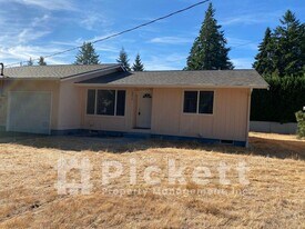 2870 SE Colusa Ave in Port Orchard, WA - Building Photo