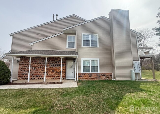 15 Lindsey Cir in Old Bridge, NJ - Building Photo - Building Photo