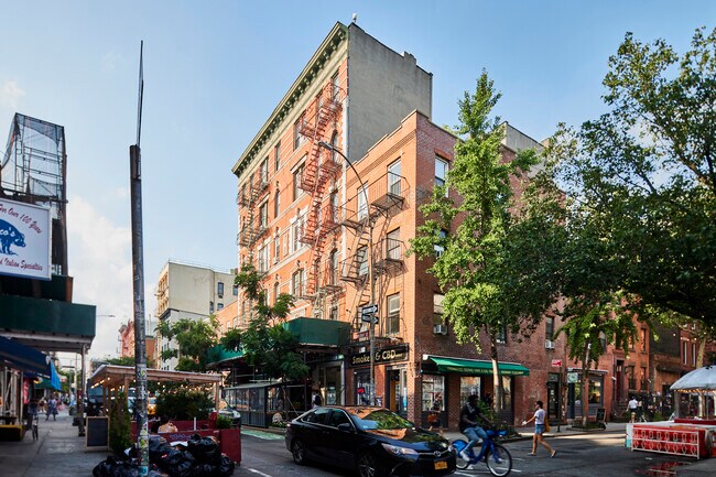 259-263 Bleecker St in New York, NY - Building Photo - Building Photo