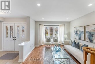 8 Parish Ave in Ajax, ON - Building Photo - Building Photo