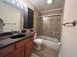 5821 Oakwood Dr, Unit F in Lisle, IL - Building Photo - Building Photo