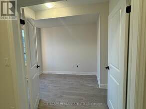 3259 Sixth Line in Oakville, ON - Building Photo - Building Photo