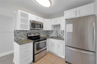 13120 SW 92nd Ave in Miami, FL - Building Photo - Building Photo