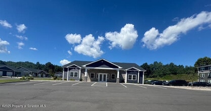 397 Circle Drive in Taylor, PA - Building Photo - Building Photo