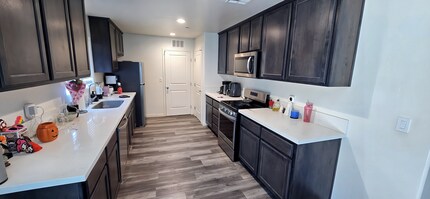 467 Jonathan Pl in Tehachapi, CA - Building Photo - Building Photo
