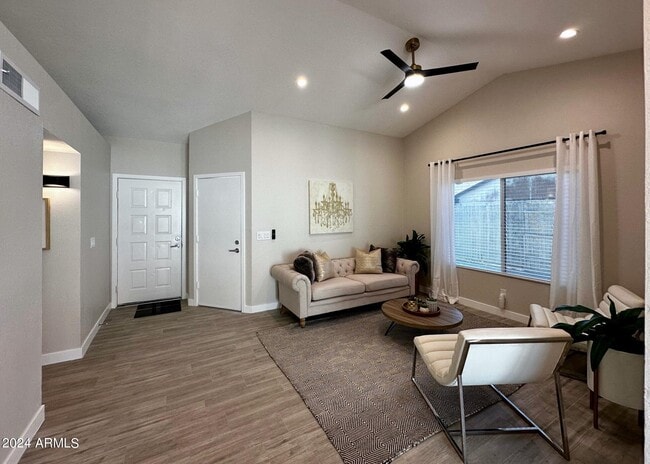 3016 W Monona Dr in Phoenix, AZ - Building Photo - Building Photo