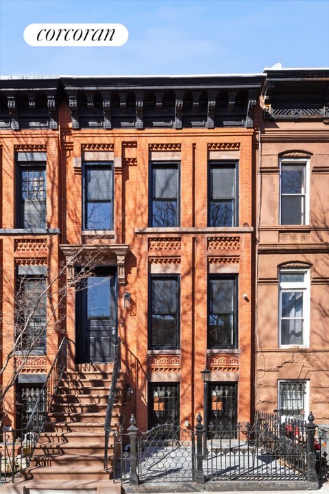 381 Decatur St in Brooklyn, NY - Building Photo