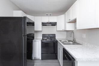 Arbor Pointe in Winston-Salem, NC - Building Photo - Interior Photo
