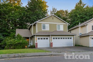 2971 NE Loyola St in Bremerton, WA - Building Photo