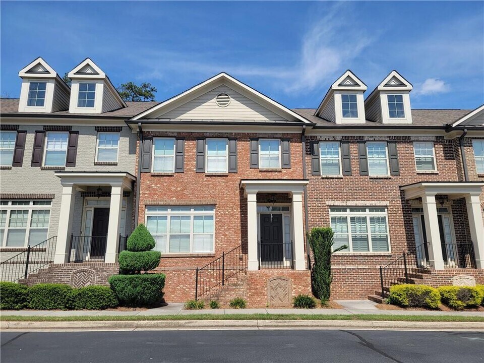 4128 Baverton Dr in Suwanee, GA - Building Photo