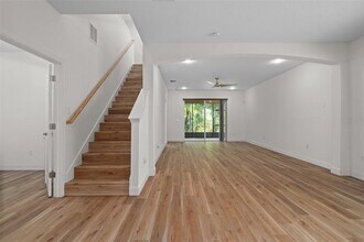 16030 Bella Woods Dr in Tampa, FL - Building Photo - Building Photo