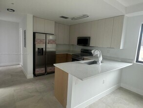 5423 NE Miami Ct in Miami, FL - Building Photo - Building Photo