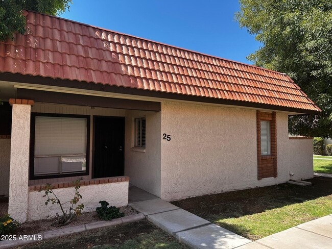 property at 195 N Cottonwood St