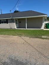 2533 Huey P Long Ave in Gretna, LA - Foto de edificio - Building Photo