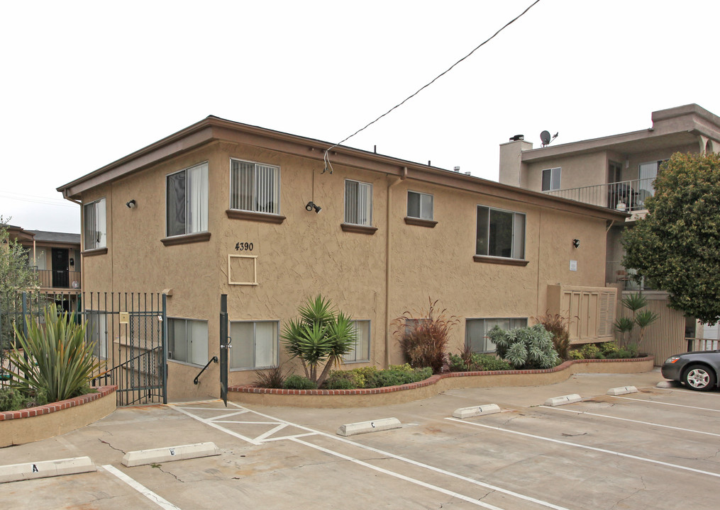 4390 Temecula St in San Diego, CA - Building Photo