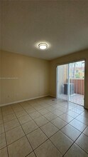 14351 SW 10th St in Pembroke Pines, FL - Foto de edificio - Building Photo