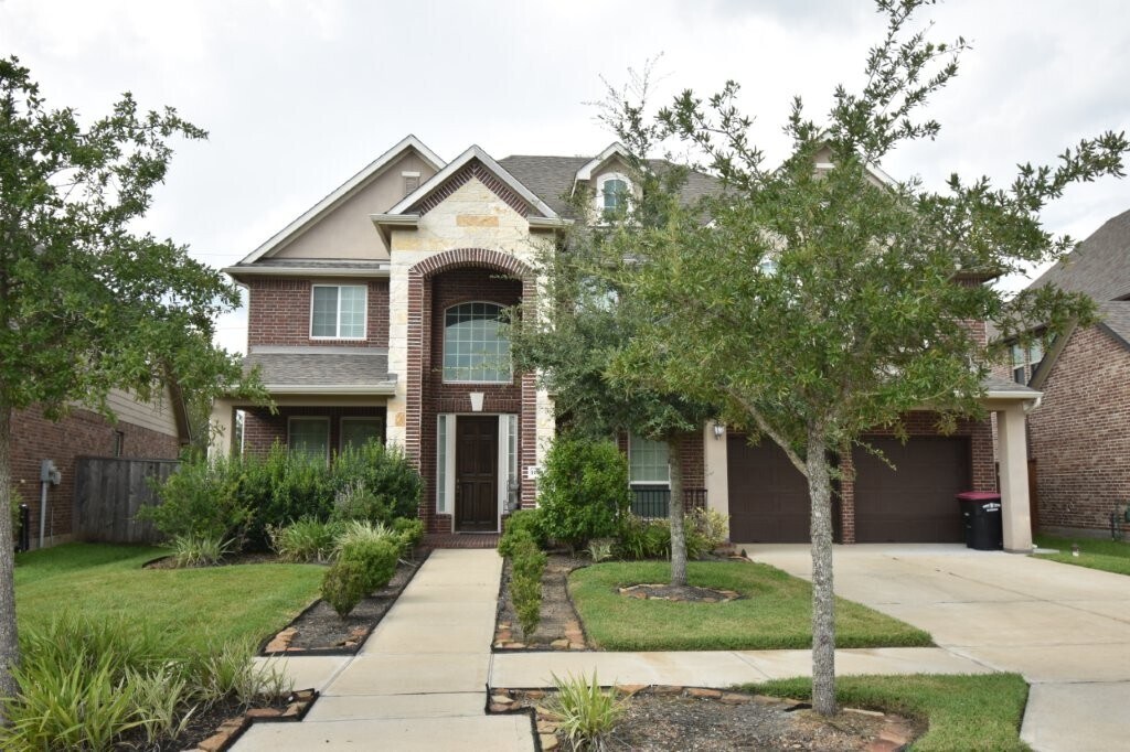 10135 Cypress Path in Missouri City, TX - Building Photo