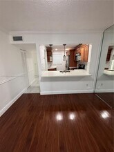 862 NE 209th St in North Miami Beach, FL - Building Photo - Building Photo